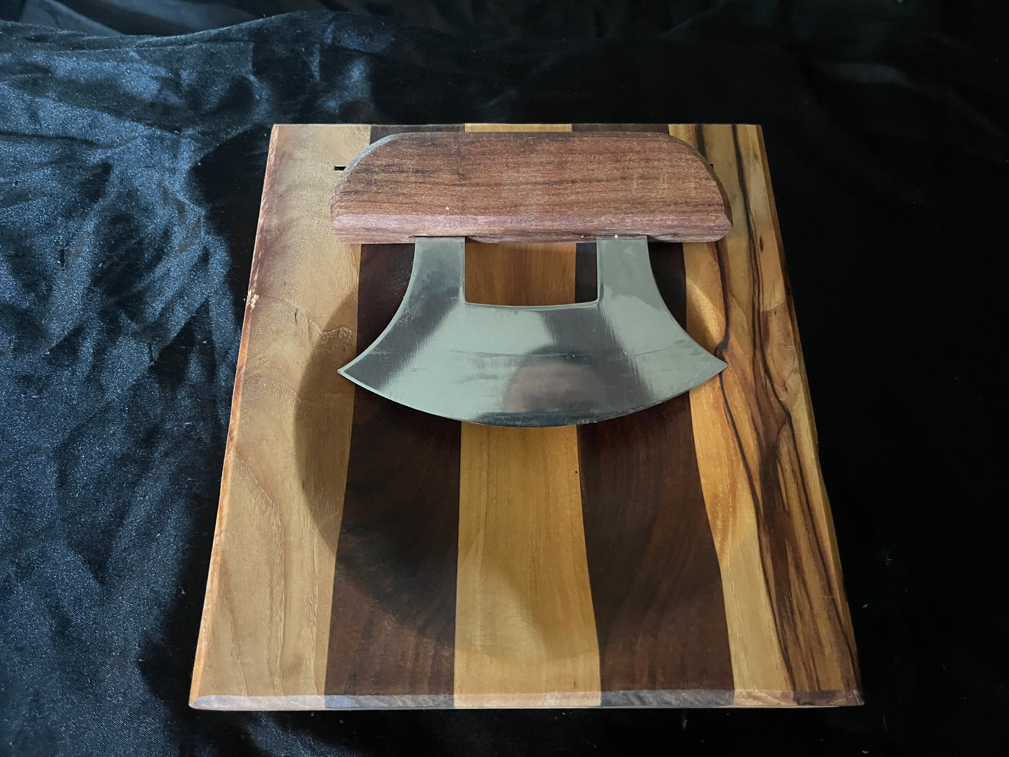 Walnut/Pecan Ulu bowls with knives