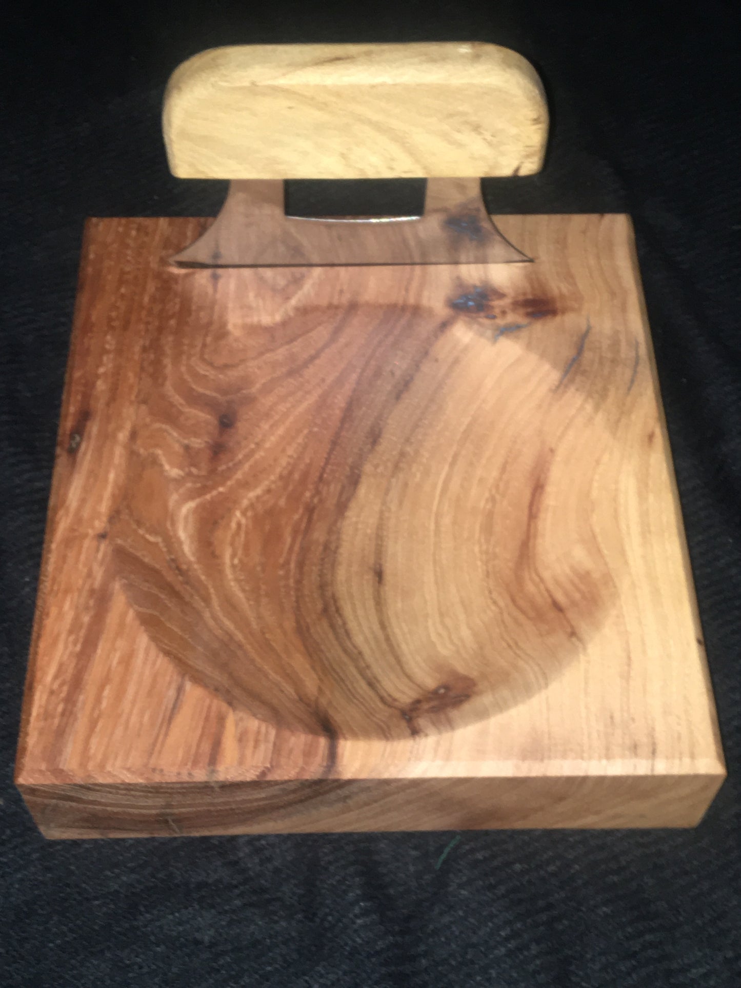 Texas Pecan Ulu Bowls with Knives