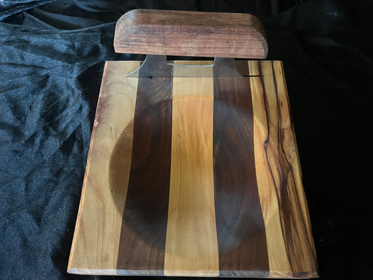 Walnut/Pecan Ulu bowls with knives